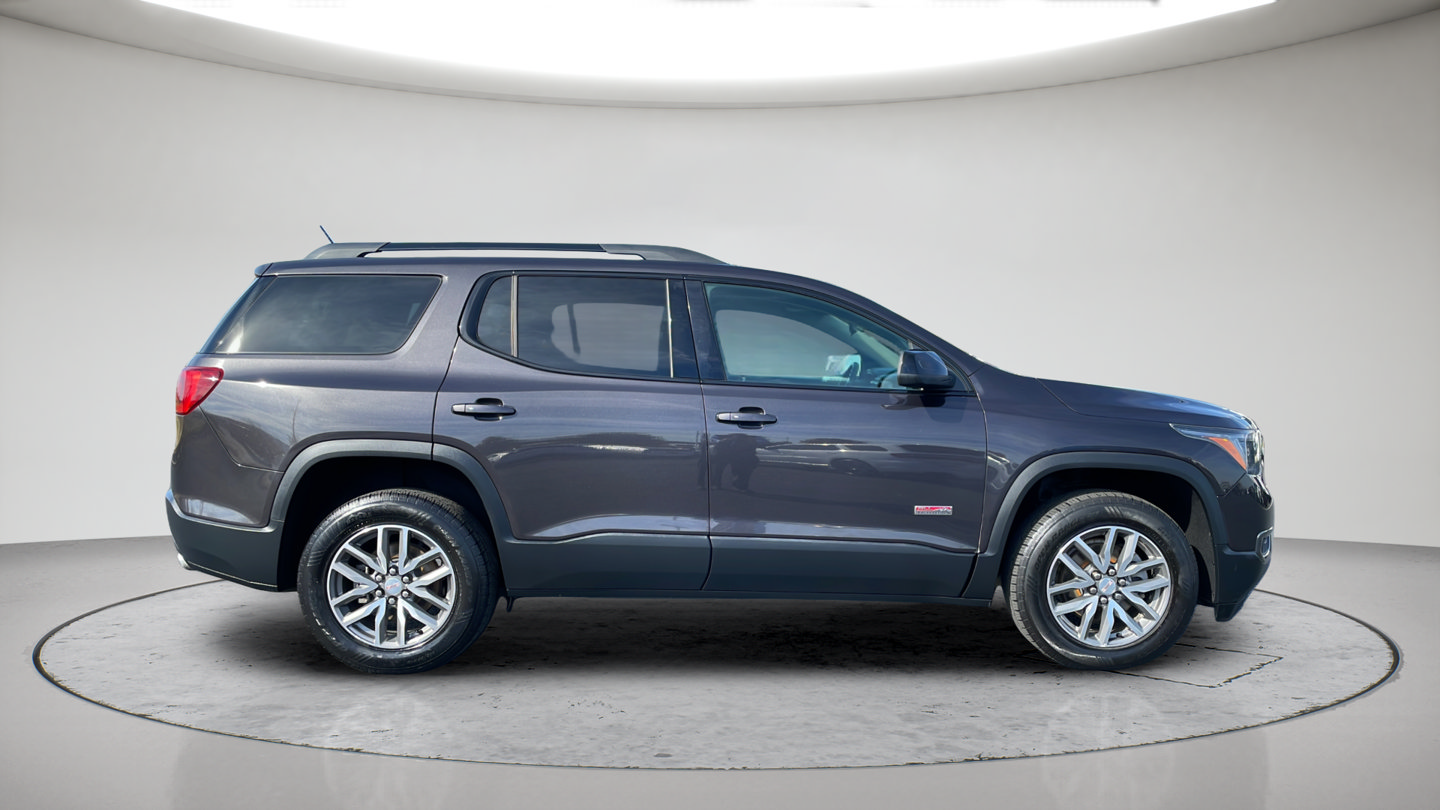 Used 2017 GMC Acadia SLE w/ Driver Alert Package I AWD/4WD image 4