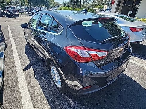 Used 2019 Chevrolet Cruze LT w/ Convenience Package FWD image 4