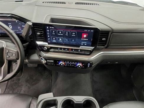 Used 2025 GMC Sierra 1500 SLT image 26