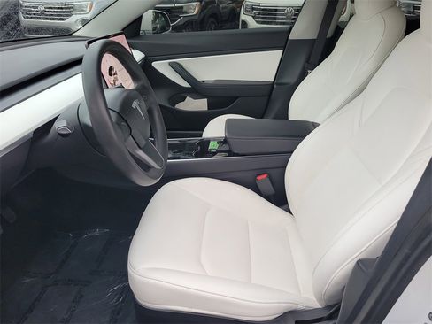 Used 2020 Tesla Model 3 Standard Range Plus image 14