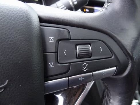 Used 2021 Cadillac XT6 Premium Luxury image 25