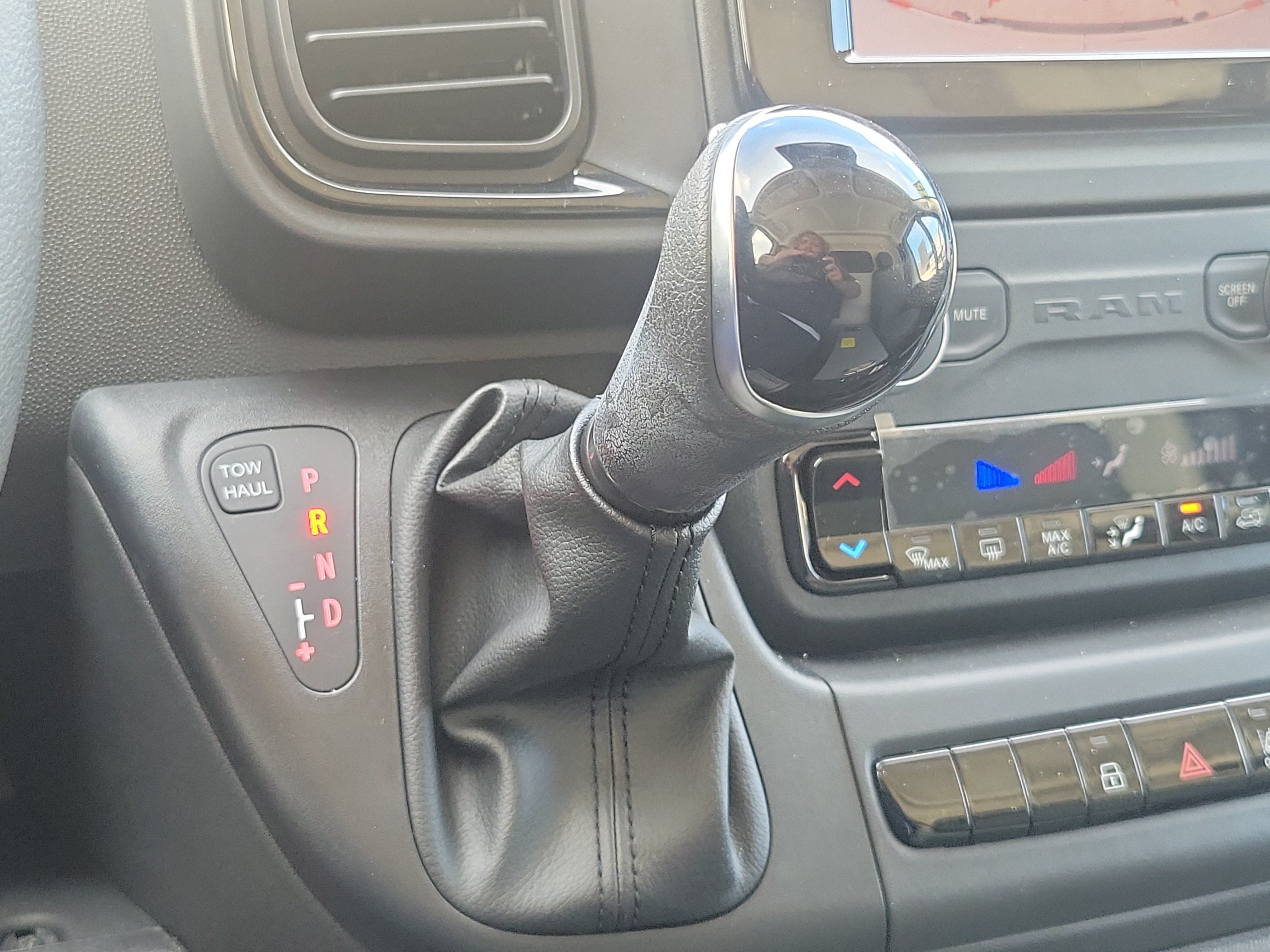 Used 2025 RAM ProMaster 2500 w/ Safety Group FWD image 19