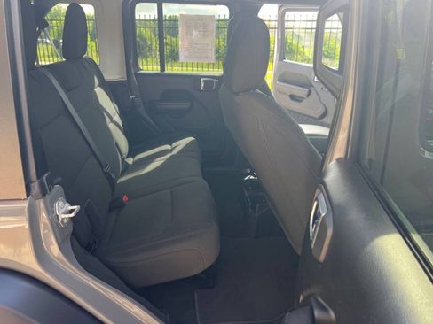 Used 2021 Jeep Wrangler Unlimited Sport image 17