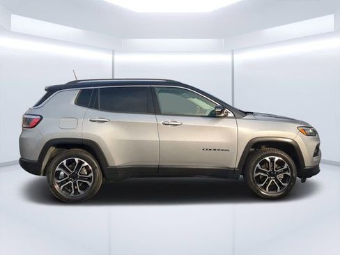 Used 2022 Jeep Compass Limited AWD/4WD image 2