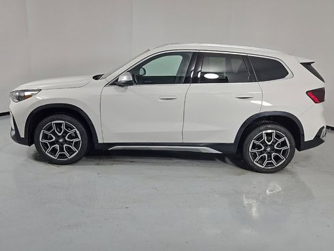 Certified 2024 BMW X1 xDrive28i w/ Technology Package image 4