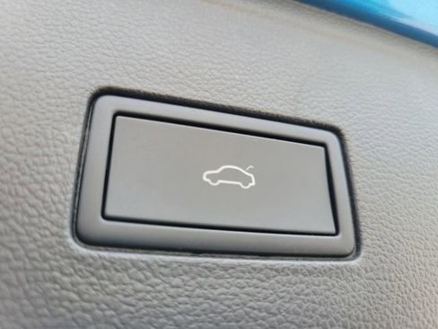 Used 2024 Volkswagen Atlas Cross Sport SE image 27