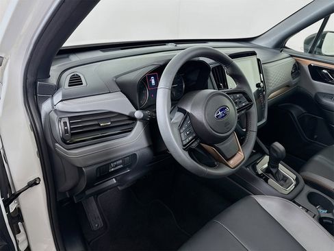 Used 2025 Subaru Forester Sport image 7