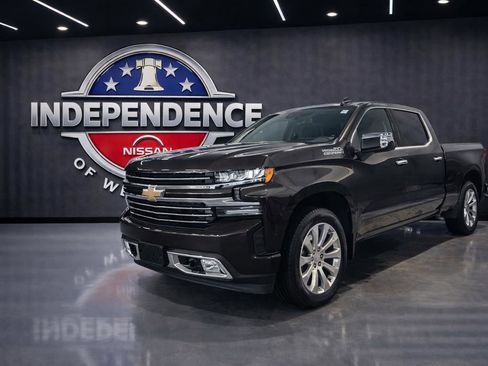 Used 2019 Chevrolet Silverado 1500 High Country w/ Technology Package AWD/4WD image 44
