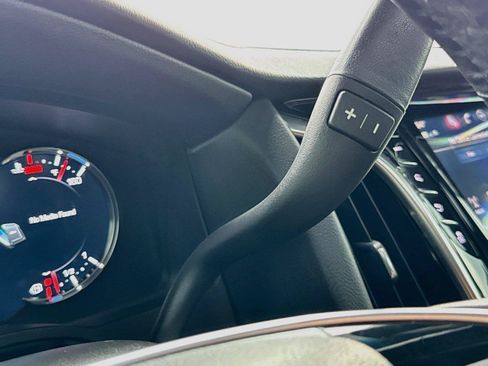 Used 2019 Cadillac Escalade Luxury AWD/4WD image 24