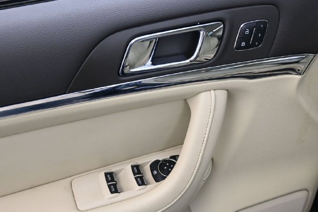Used 2013 Lincoln MKS FWD image 13
