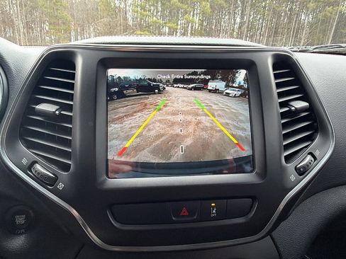 Used 2022 Jeep Cherokee Trailhawk w/ Sound & Nav Group image 33