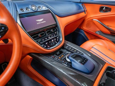Used 2021 Aston Martin DBX AWD/4WD image 12