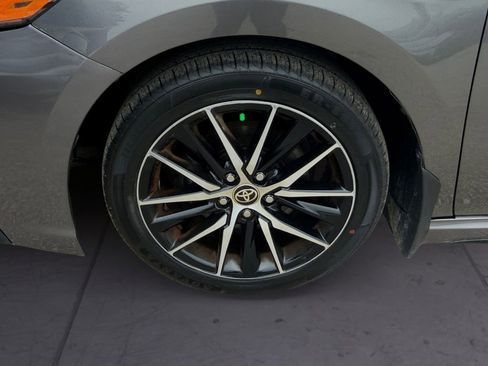 Used 2024 Toyota Camry SE image 9