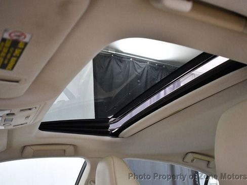 Used 2013 Lexus ES 300h image 58