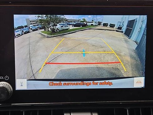Used 2024 Toyota RAV4 XLE FWD image 13