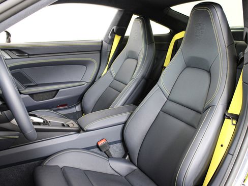 Used 2026 Porsche 911 Carrera GTS RWD image 34