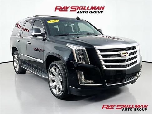 Used 2019 Cadillac Escalade Luxury AWD/4WD image 1
