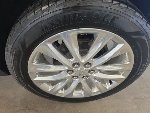 Used 2019 Cadillac XT5 Premium Luxury AWD/4WD image 32