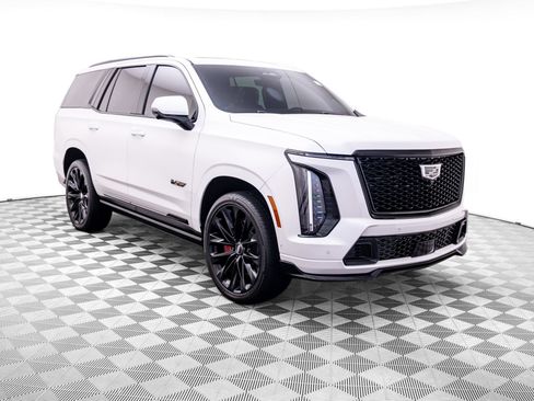 Certified 2025 Cadillac Escalade V w/ LPO, ONYX Package AWD/4WD image 9