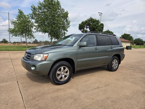 Used 2005 Toyota Highlander 2WD V6 image 2