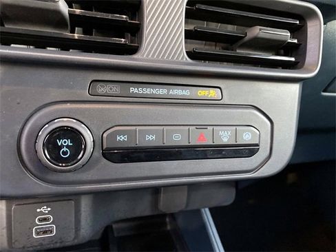 Used 2025 Ford Maverick XL image 13