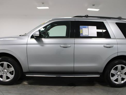 Used 2020 Ford Expedition XLT w/ Equipment Group 202A RWD image 6