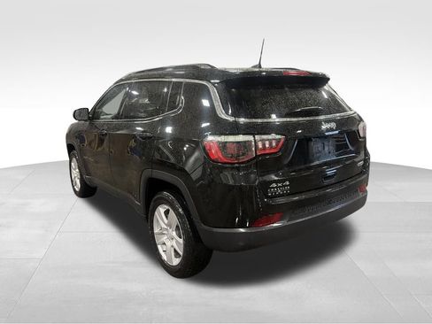 Used 2022 Jeep Compass Latitude w/ Convenience Group AWD/4WD image 5
