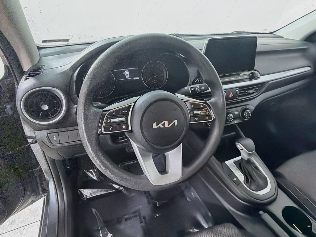Used 2023 Kia Forte LXS FWD image 11