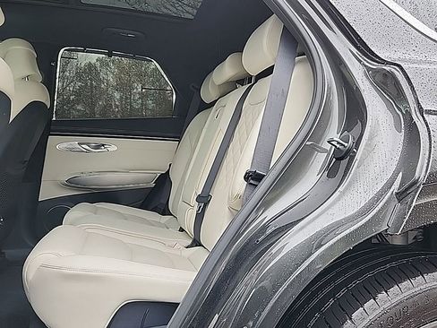 Used 2025 Genesis Electrified GV70 Prestige w/ Prestige Package image 23