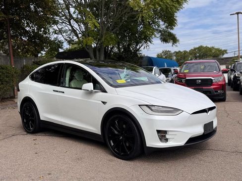 Used 2018 Tesla Model X AWD/4WD image 8