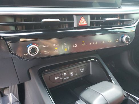 Used 2025 Kia K5 GT-Line w/ GT-Line Premium Package image 24