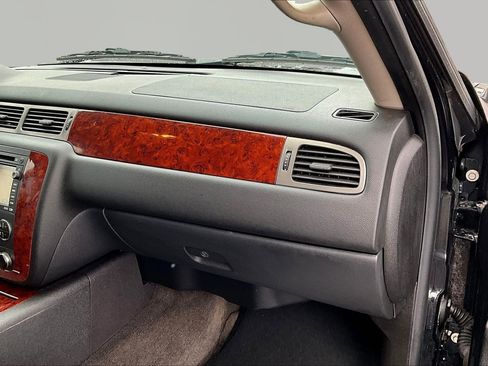 Used 2010 Chevrolet Avalanche LTZ AWD/4WD image 27