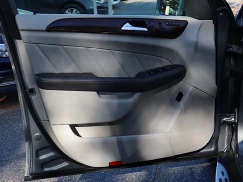 Used 2016 Mercedes-Benz GL 320 BlueTEC 4MATIC image 13