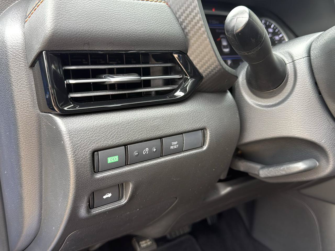 Used 2022 Nissan Sentra SR w/ SR Premium Package FWD image 13