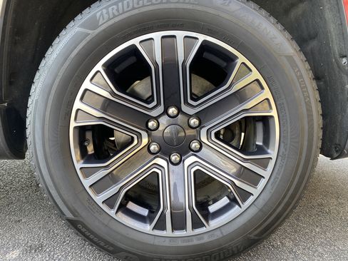 Used 2022 Jeep Wagoneer Series III w/ Flexible Seating Group image 42