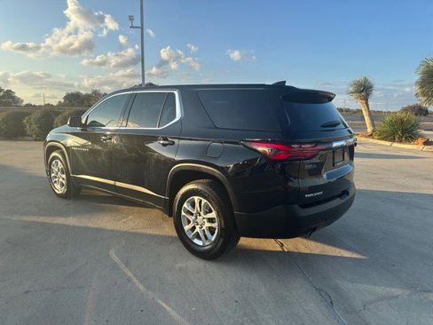 Used 2022 Chevrolet Traverse LS image 11