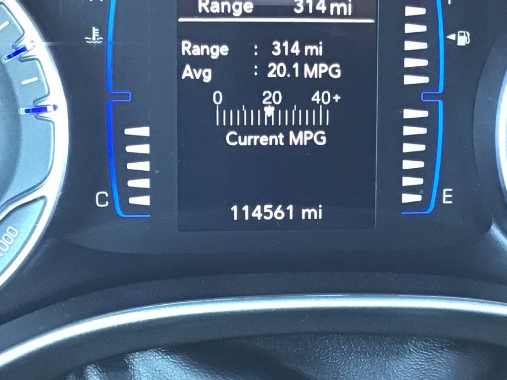 Used 2020 Chrysler Pacifica Touring-L FWD image 17