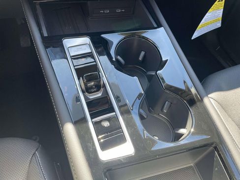 New 2026 Volkswagen Atlas SE FWD image 24