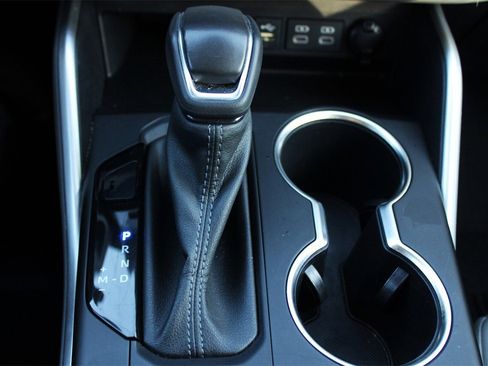 Used 2023 Toyota Highlander XLE image 21