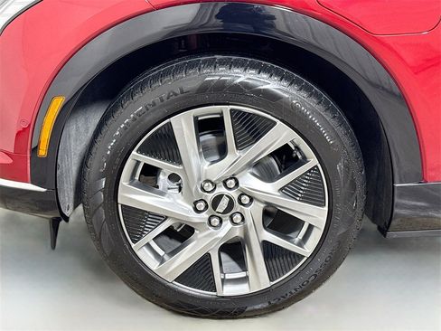 Certified 2025 Cadillac Optiq Luxury 2 image 31