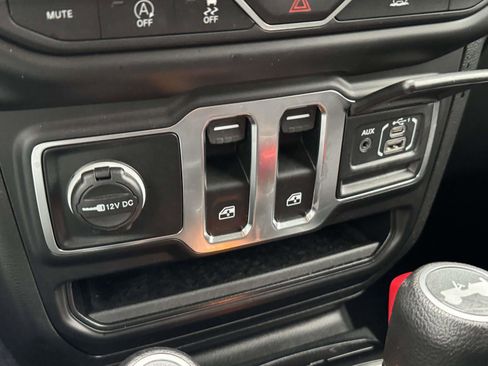 Used 2023 Jeep Wrangler Sport image 14