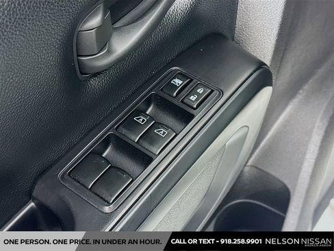 Used 2021 Nissan Titan S AWD/4WD image 17