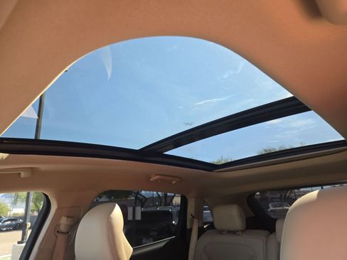 Used 2018 Lincoln MKX Reserve FWD image 19