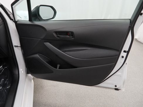 Used 2023 Toyota Corolla LE image 45