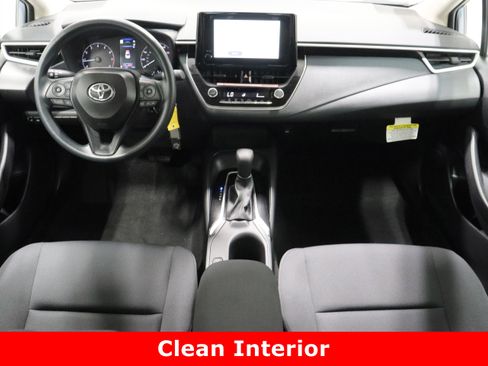 Used 2025 Toyota Corolla LE image 26