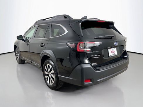 Used 2025 Subaru Outback Premium AWD/4WD image 10