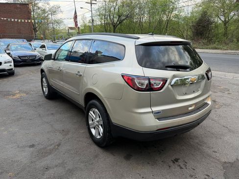 Used 2014 Chevrolet Traverse LT FWD image 6