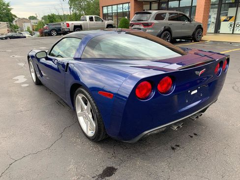 Used 2005 Chevrolet Corvette Coupe w/ Preferred Equipment Group RWD image 11