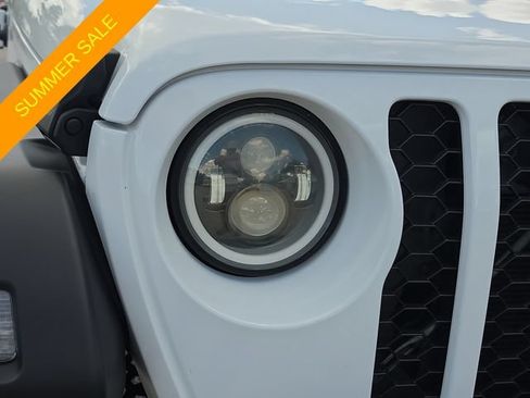 Certified 2023 Jeep Gladiator Sport AWD/4WD image 7