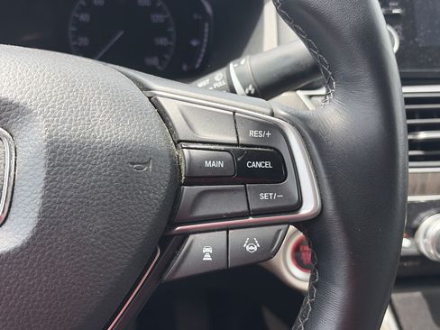 Used 2018 Honda Accord EX-L image 6